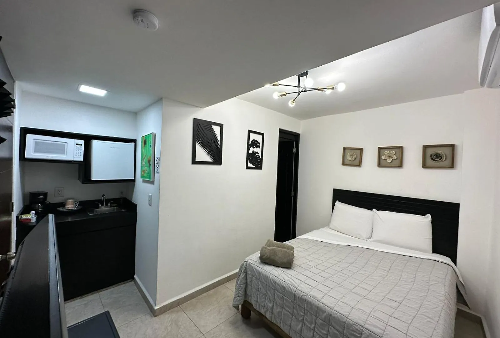 Caribbean Boutique Rooms Cancun Capsule hotel